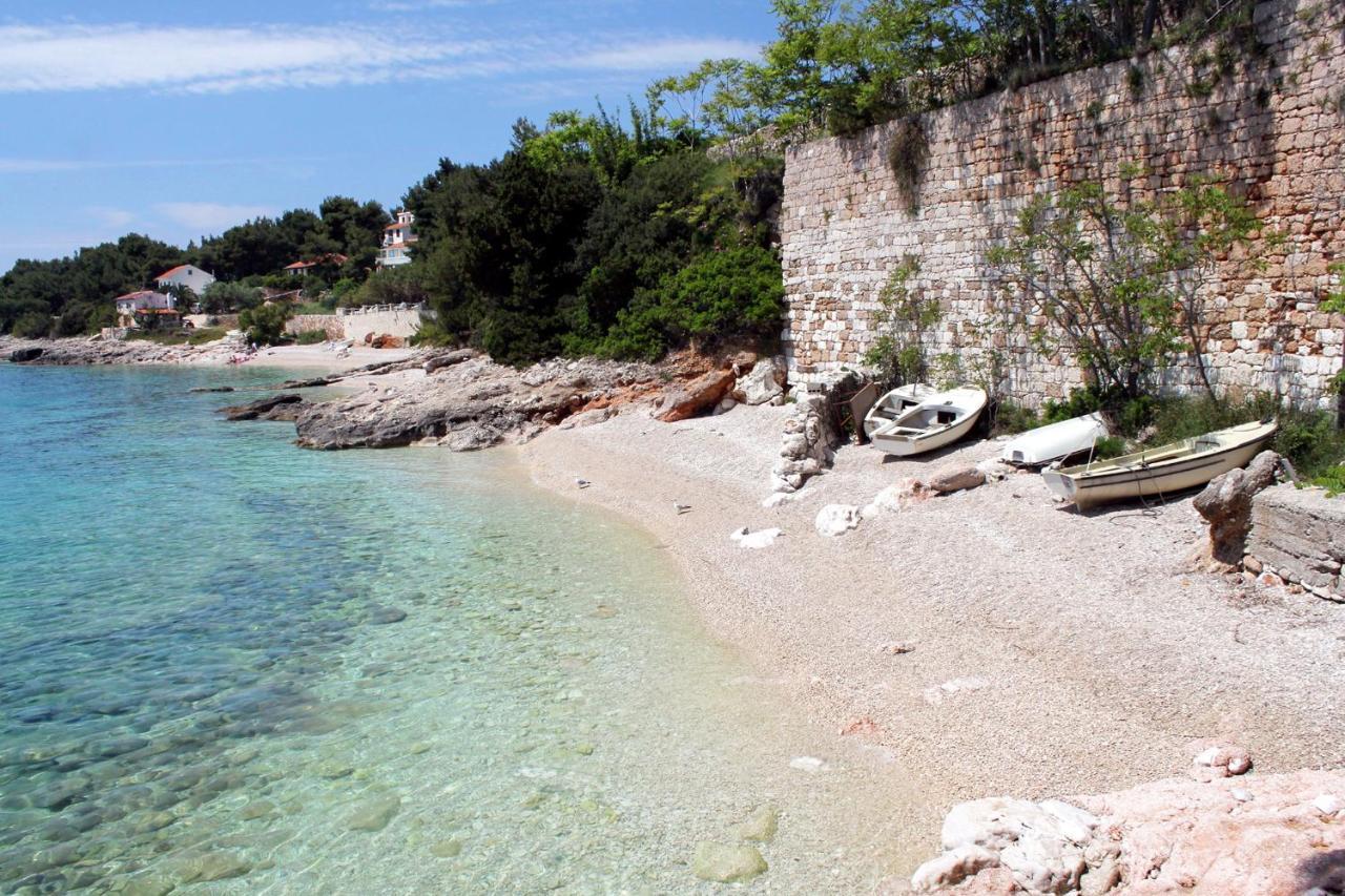Apartments With A Parking Space Zavala, Hvar - 8912 المظهر الخارجي الصورة
