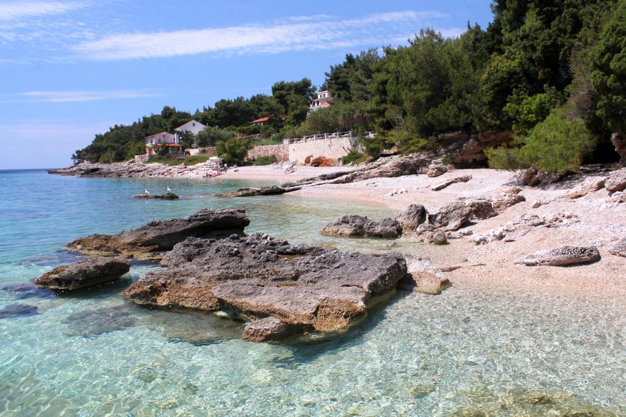 Apartments With A Parking Space Zavala, Hvar - 8912 المظهر الخارجي الصورة