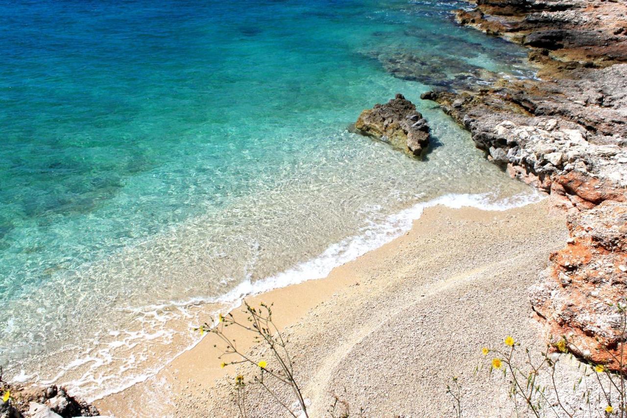 Apartments With A Parking Space Zavala, Hvar - 8912 المظهر الخارجي الصورة