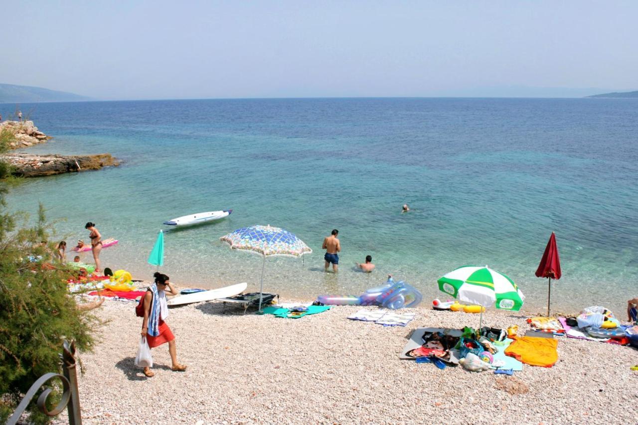 Apartments With A Parking Space Zavala, Hvar - 8912 المظهر الخارجي الصورة