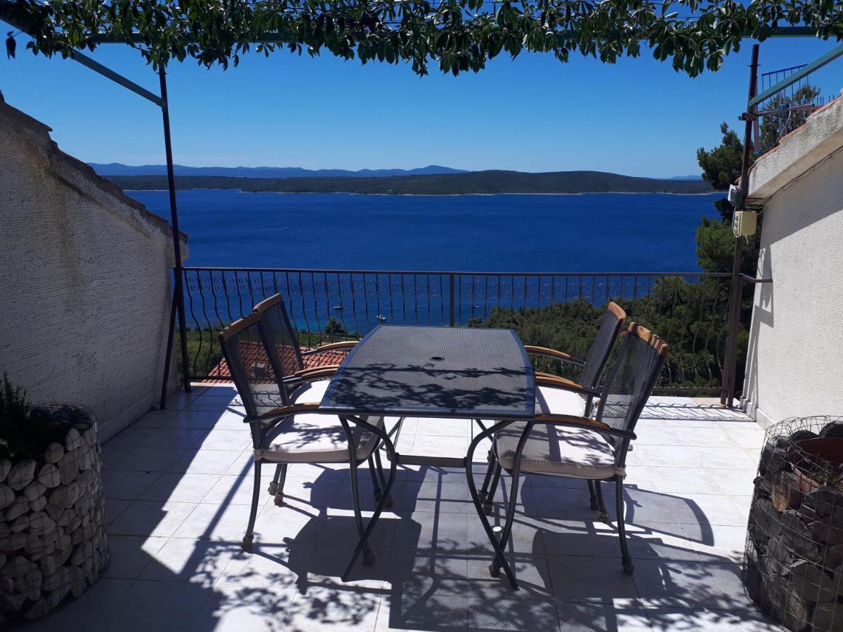 Apartments With A Parking Space Zavala, Hvar - 8912 المظهر الخارجي الصورة