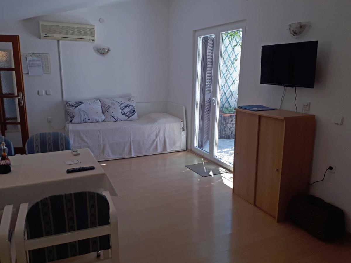 Apartments With A Parking Space Zavala, Hvar - 8912 المظهر الخارجي الصورة